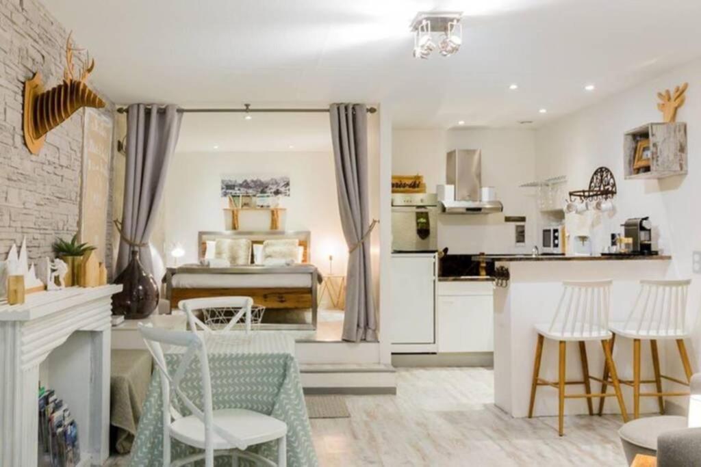 Un Cottage Alpin Chaleureux Dans Le Coeur D Annecy Avec 2 Velos Exterior photo
